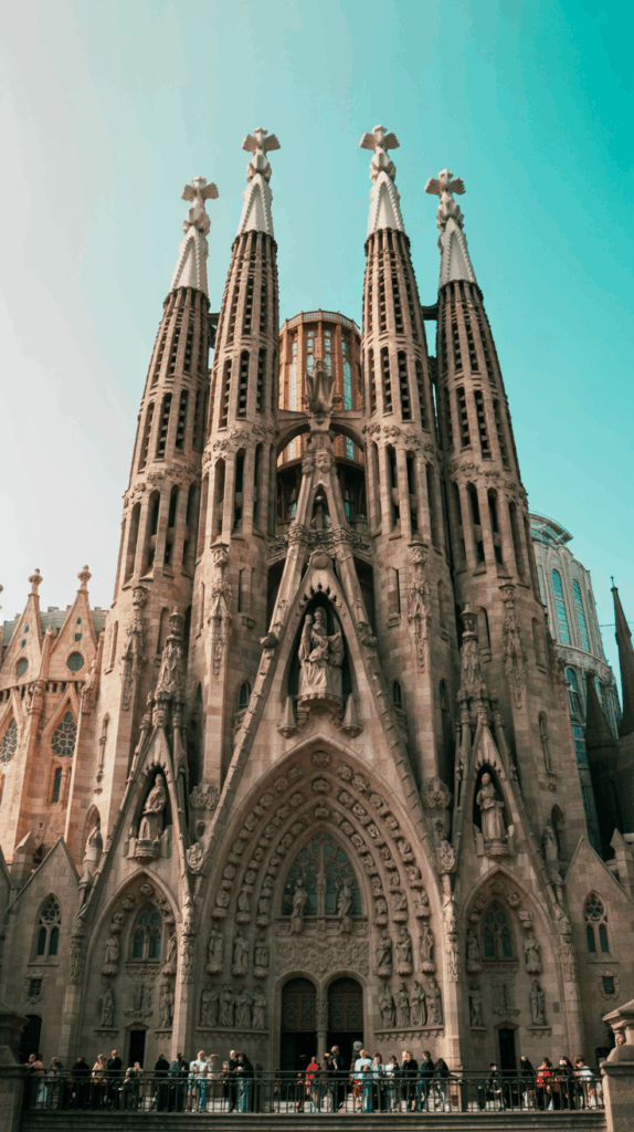 Barcelona Unveiled: Your Ultimate City Guide to the Best Places to Visit & What to Do