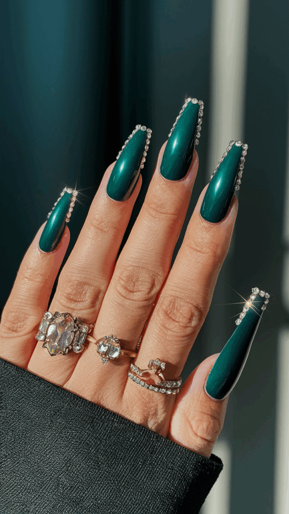 Dubai Inspired Nails. Gold and Gemstone Inspired Nails – Dubai Luxury Style

Dubai is often described as the city of gold, the home of extravagance